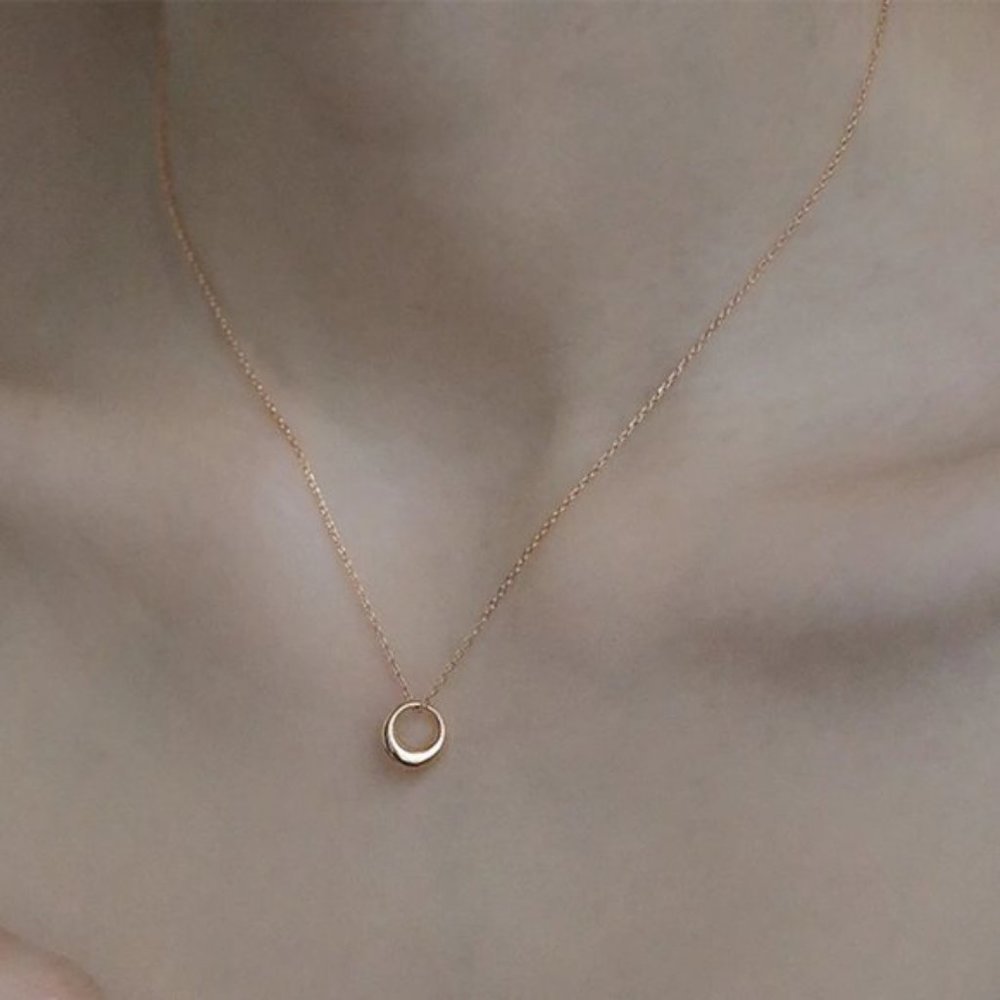 NEW Yellow Gold Round Pendant Chain Necklace